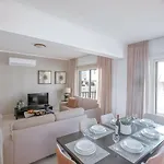 Blue Crystal Seaview Villa *