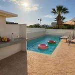 Blue Crystal Seaview Villa *